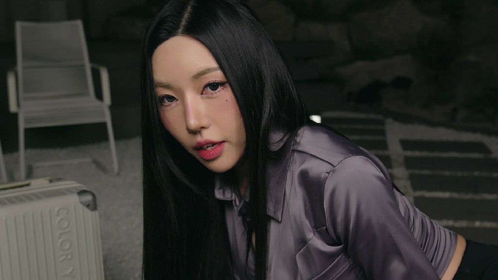 阿西, 美女室友竟然...？2